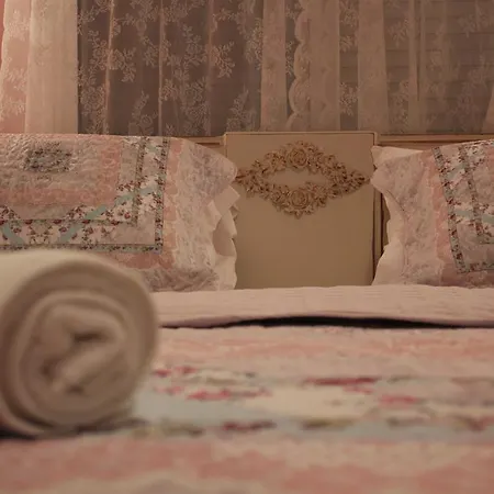 Del's Apartment